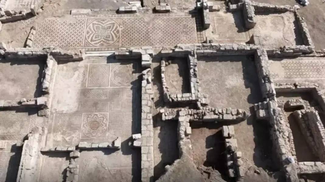 En Büyük Mozaik Kazısında Çocuk ve Yetişkin Mezarları Bulundu 2